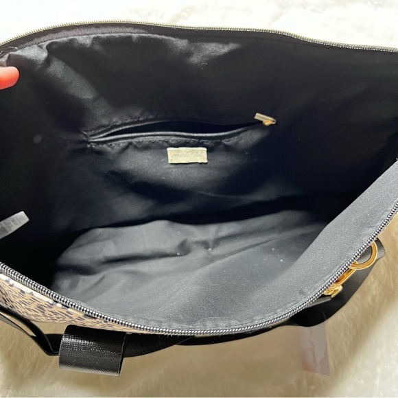 NWT Mali & Lili Snow Leopard Weekender Bag w/ Removable Shoulder Strap - Picture 8 of 11